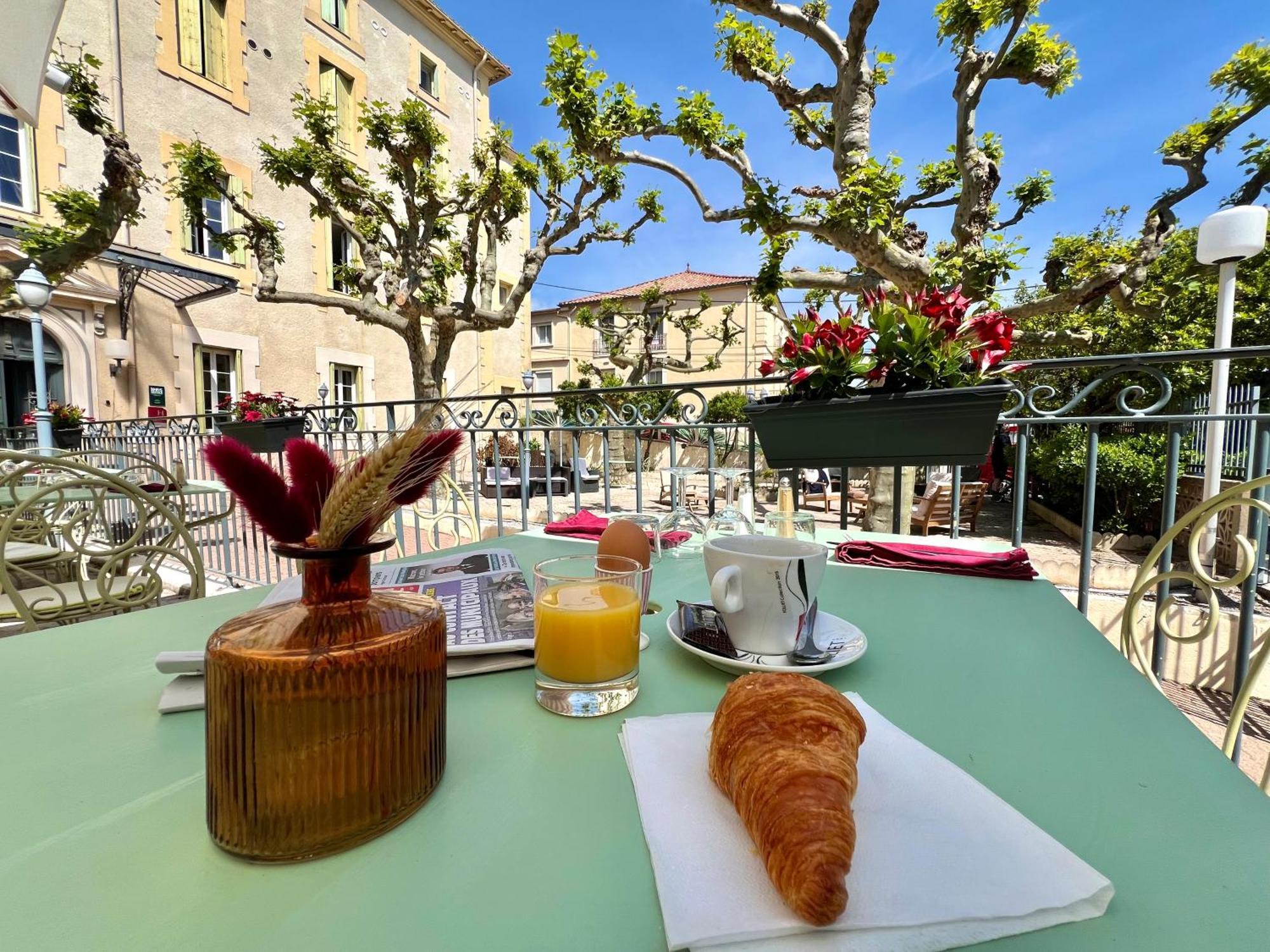 Logis Hotel Restaurant Des Thermes Lamalou-les-Bains Bagian luar foto