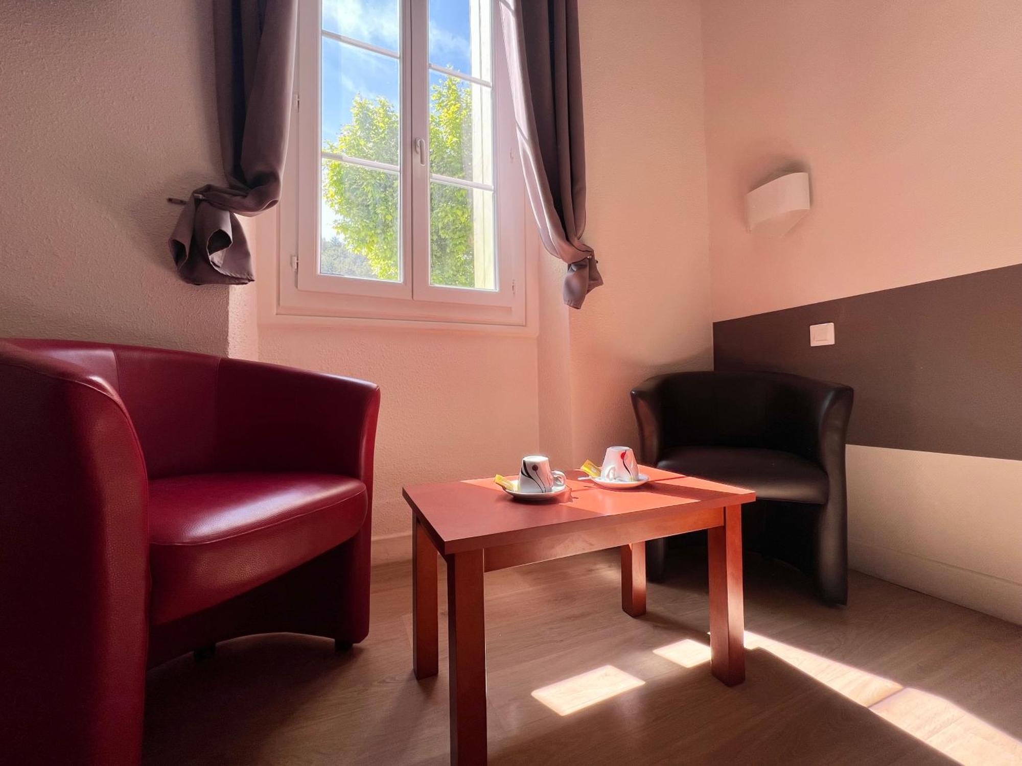 Logis Hotel Restaurant Des Thermes Lamalou-les-Bains Bagian luar foto