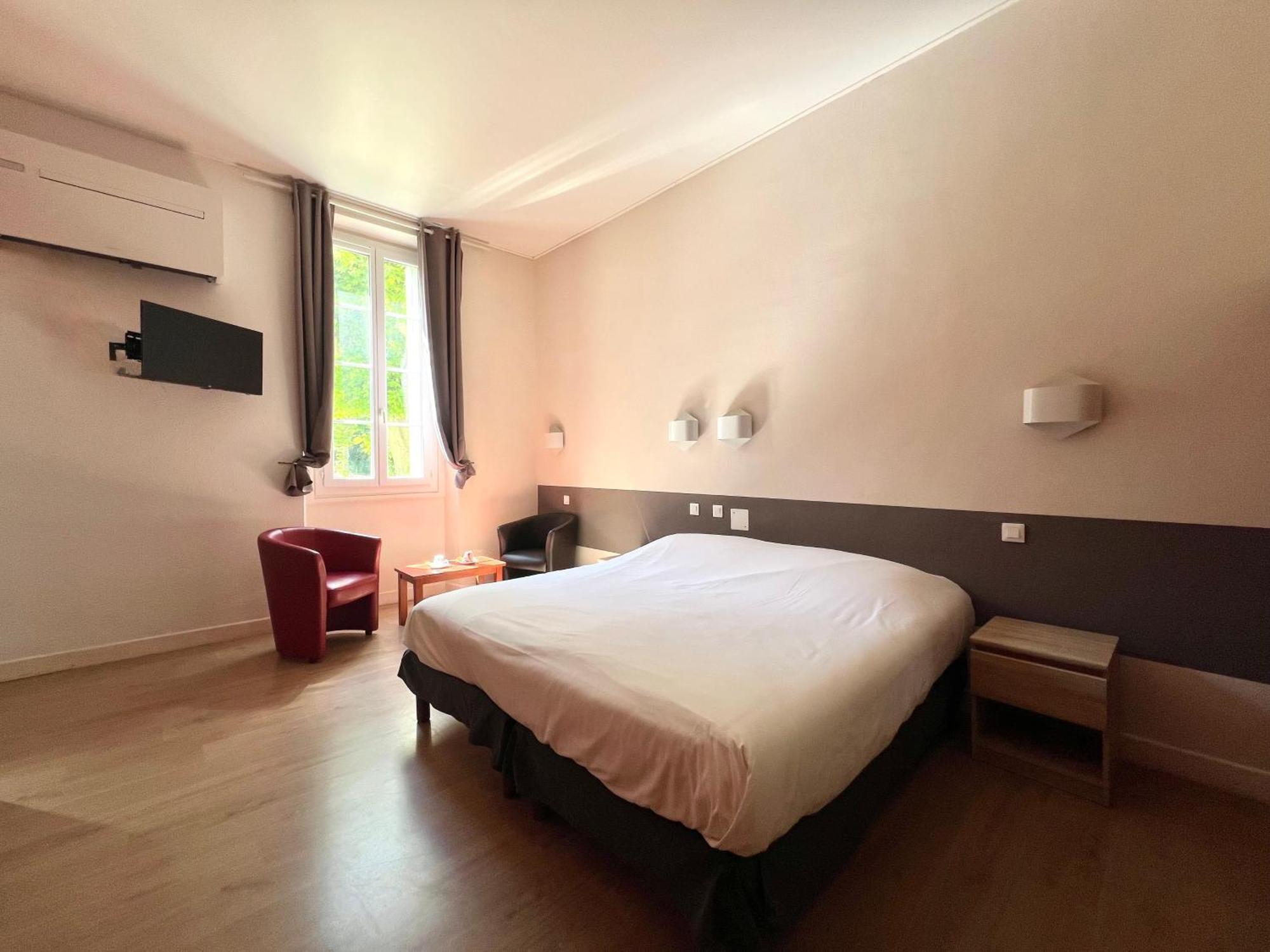 Logis Hotel Restaurant Des Thermes Lamalou-les-Bains Bagian luar foto