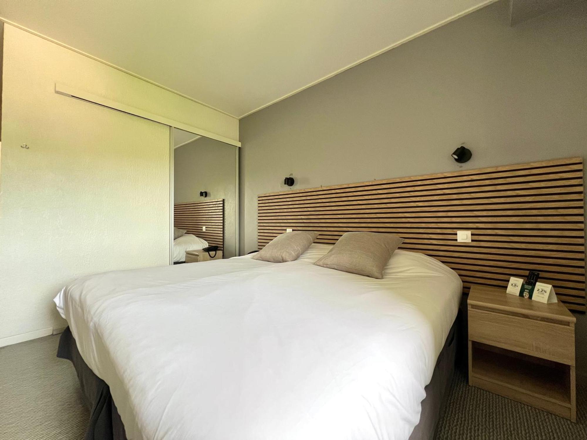 Logis Hotel Restaurant Des Thermes Lamalou-les-Bains Bagian luar foto