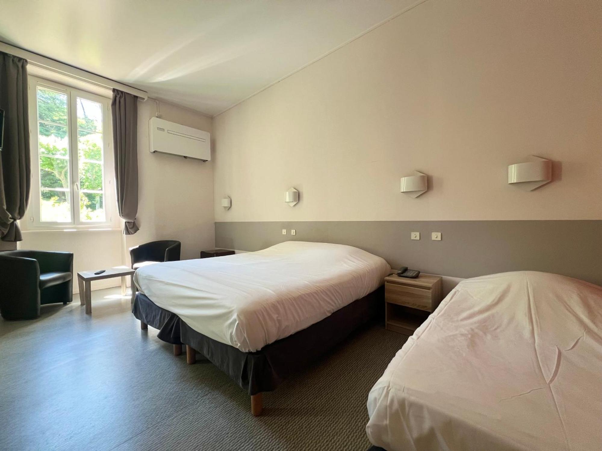 Logis Hotel Restaurant Des Thermes Lamalou-les-Bains Bagian luar foto