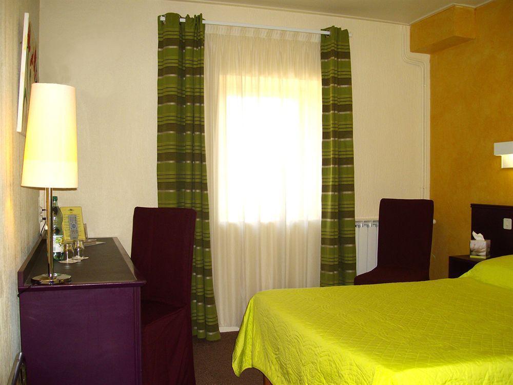 Logis Hotel Restaurant Des Thermes Lamalou-les-Bains Bagian luar foto