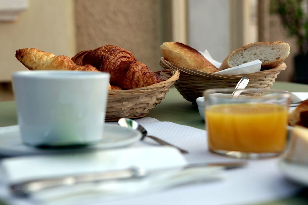 Logis Hotel Restaurant Des Thermes Lamalou-les-Bains Bagian luar foto